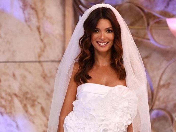 MARÍA CERQUEIRA VESTIDA DE NOVIA