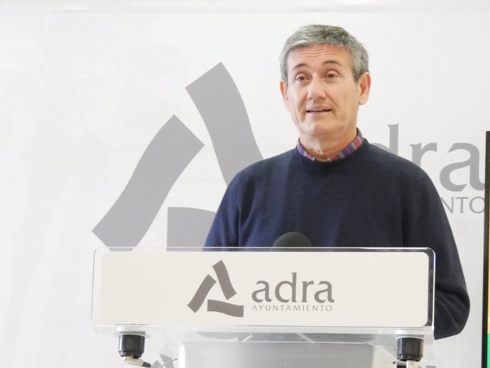 El alcalde de Adra (Almería), Manuel Cortés