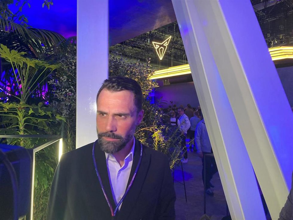 El conseller de Empresa y Trabajo, Roger Torrent, en la presentación del Cupra Tavascan.