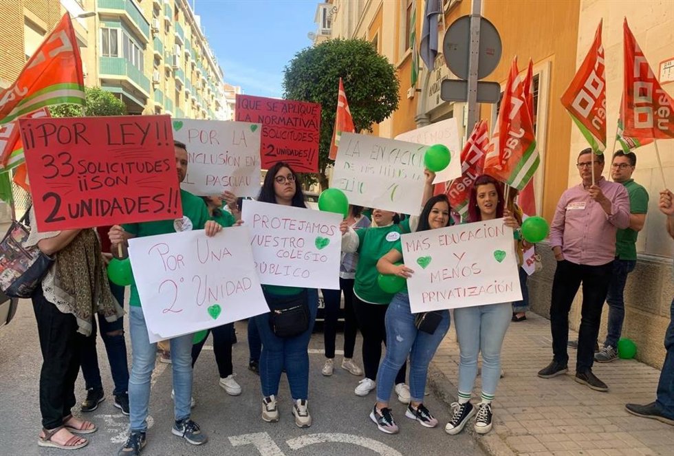 Concentración frente a la Delegación de Desarrollo Educativo