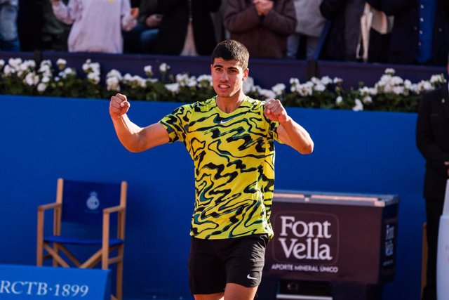 Carlos Alcaraz celebrates after winning during their match against Alejandro Davidovich during Day Barcelona Open Banc Sabadell 2023 QF Quarter Finals  at Real Club De Tenis Barcelona on April 21, 2023 in Barcelona, Spain.