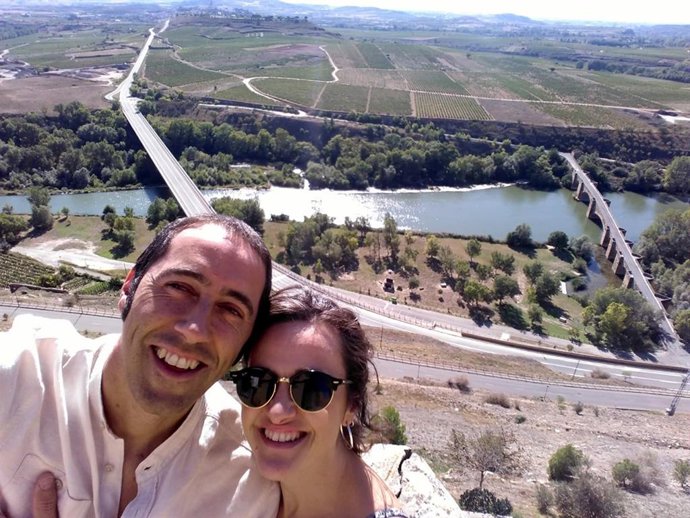 Archivo - La ilustradora Ainara G. Álava y el escritor S. H. López-Pastor promotores de Literaria Kalean, literatura en la calle, se moverán de ruta por diferentes municipios riojanos con tres títulos para niños y mayores