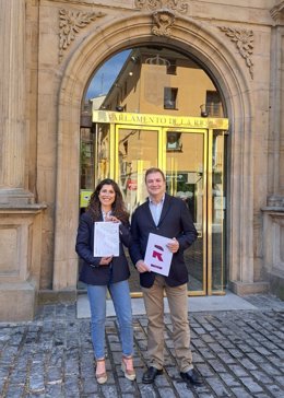 Alberto Bretón y Sonsoles Soriano oficializan la lista de 'Por La Rioja' al Parlamento de La Rioja