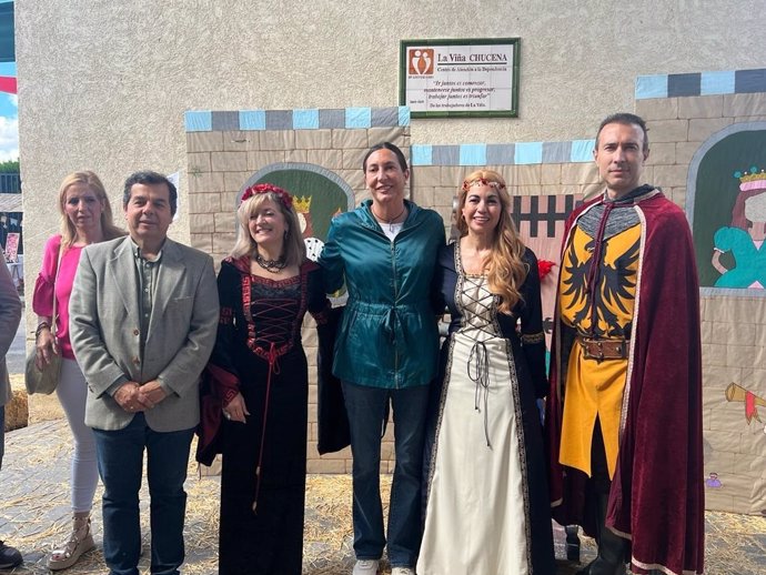 La consejera de Inclusión Social, Juventud, Familias e Igualdad, Loles López, en la I Feria Medieval Mentalia La Viña