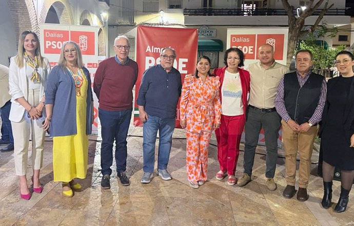 Presentación de la candidatura del PSOE a la Alcaldía de Dalías, encabezada por Teresa Heredia Cortés.