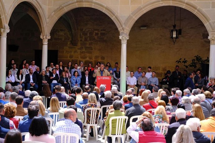 Sánchez clausura una jornada sobre mundo rural