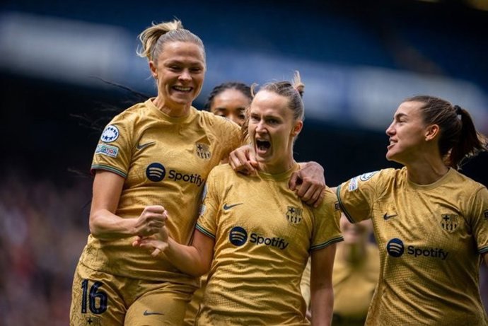 Graham Hansen celebra su gol con el Bara ante el Chelsea en Stamford Bridge