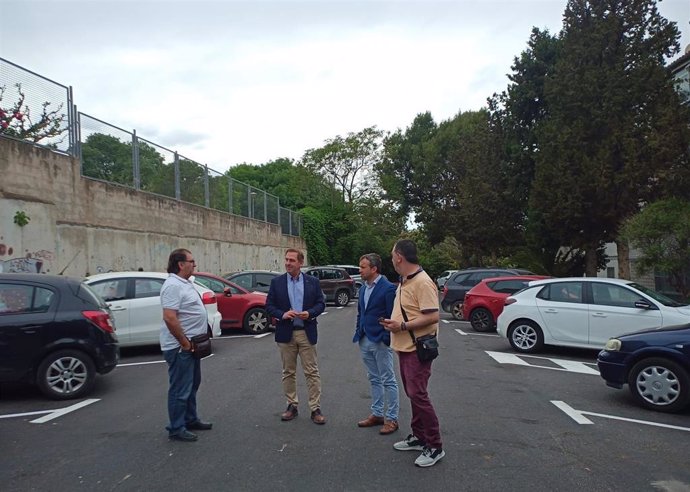 Visita a la nueva zona de aparcamiento en Santa Isabel