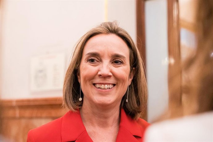 La portavoz del Partido Popular en el Congreso, Cuca Gamarra, durante una sesión plenaria en el Congreso de los Diputados, a 19 de abril de 2023, en Madrid (España).