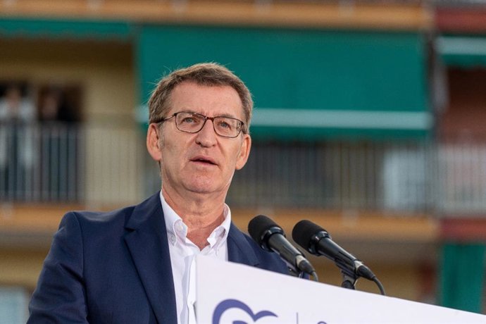 El presidente del PP, Alberto Núñez Feijóo, en un acto del PP en Castelldefels (Barcelona)