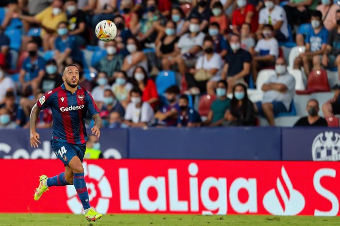 Archivo - Rúben Vezo, durante un partido del Levante UD.