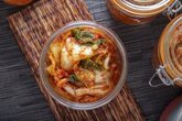 Foto: De kombucha a kimchi: ¿Qué alimentos fermentados son mejores para el cerebro?