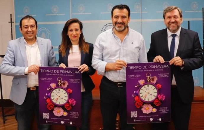 Presentación de la campaña 'Tiempo de Primavera', que sortea un cheque de 1.000 euros entre los que realicen sus compras en Cehegín
