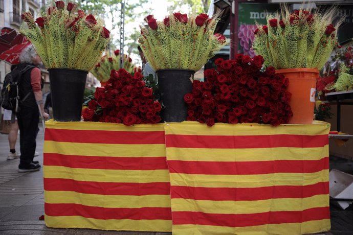 Roses a la Rambla de Barcelona per Sant Jordi