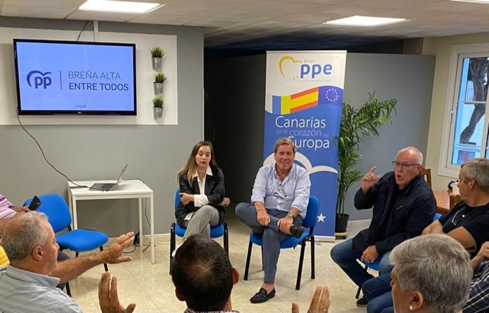 Gabriel Mato y Melisa Rodríguez se reúnen con el sector agrícola de Breña Alta