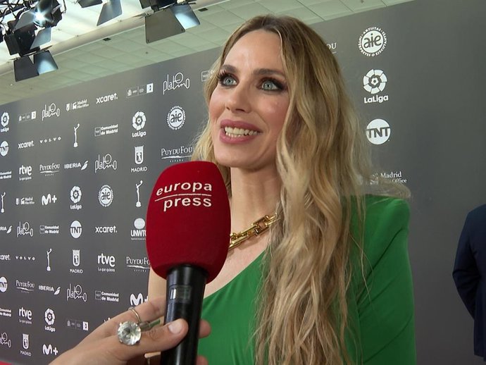 VANESA ROMERO EN LA ALFOMBRA ROJA DE LOS PREMIOS PLATINO 2023