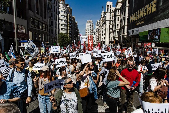 Funcionarios de Justicia durante la manifestación del pasado 19 de abril en Madrid.