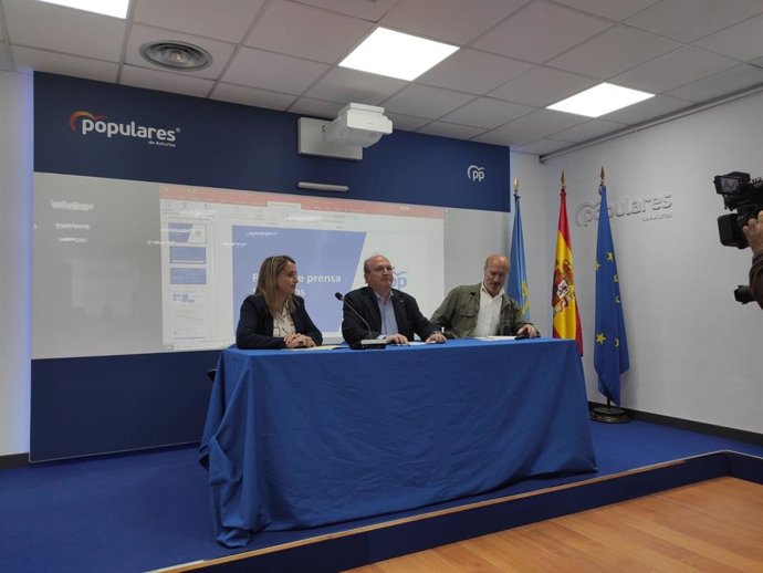 Cristina Vega, José Cuervas-Mons y Luis Venta