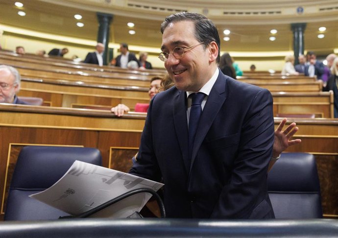 El ministro de Asuntos Exteriores, Unión Europea y Cooperación, José Manuel Albares, durante una sesión plenaria en el Congreso de los Diputados.