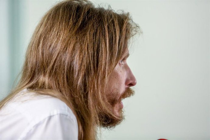 Archivo - El coordinador general de Podemos en Castilla y León, Pablo Fernández, durante una entrevista para Europa Press en la sede de la agencia, a 12 de agosto de 2021, en Madrid (España).