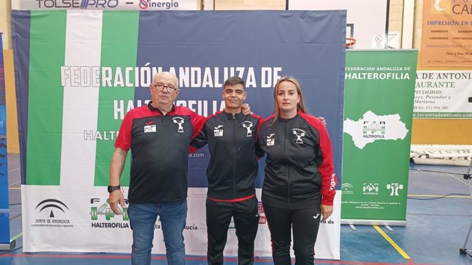 Miembros del Club de Halterofilia de Almería en el Campeonato de Andalucía Absoluto.