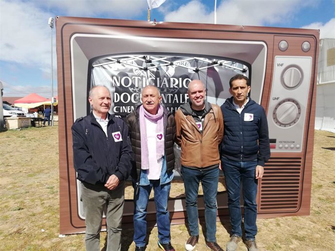 Unai Sordo y Pepe Álvarez junto a Vicente Andrés y Faustino Temprano en la campa de Villalar
