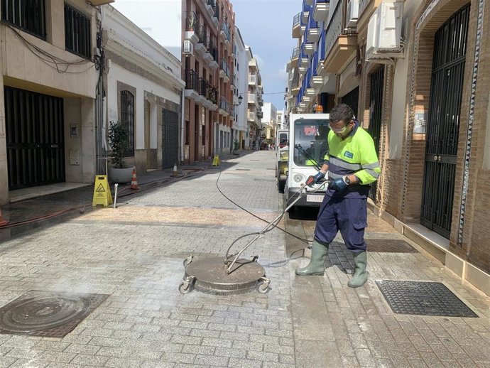 Trabajos de limpieza de cera en Huelva