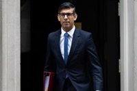 Reino Unido evacua a sus diplomáticos y sus familias de Sudán ante el "significativo aumento de la violencia"