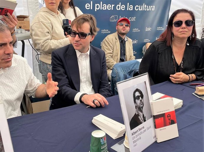 Albert Serra a la parada de llibres