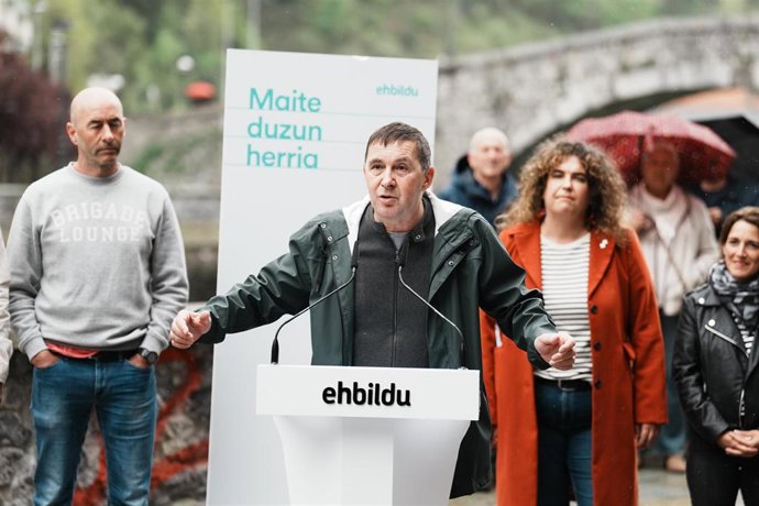 Acto poítico del coordinador general de EH Bildu, Arnaldo Otegi, en Ondarroa.