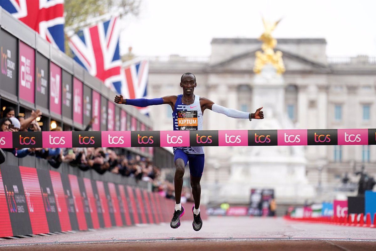 Kiptum wins the London Marathon with the second best time in history