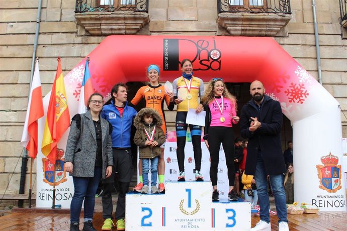 Podio del Duatlón de Reinosa en la categoría femenina.