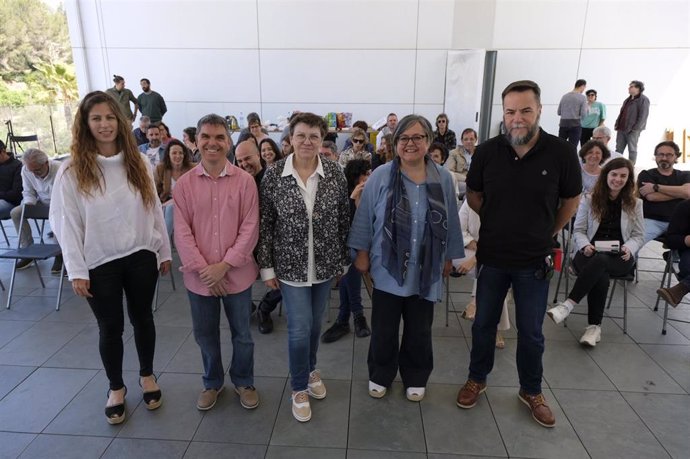 (I-D) Nati Benejam (Candidata Al Consell), Toni Salom (Número Dos Al Consell), Antnia Jover (Candidata Al Govern), Cristina Gómez (Candidata Al Parlament Por Menorca) Y José María García (Número 2 Al Parlament Por Menorca).