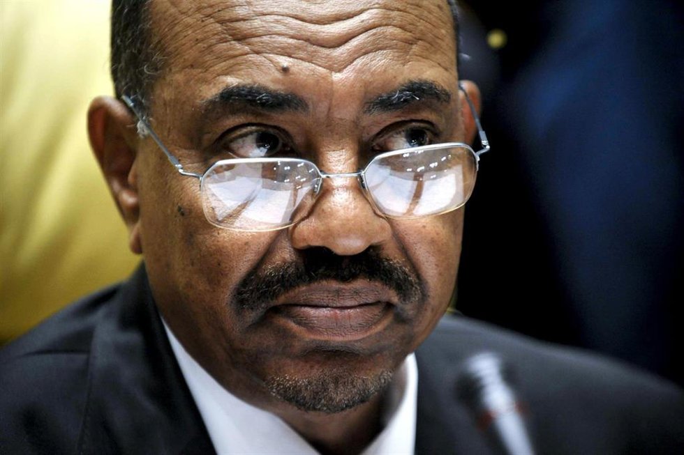 Archivo - El expresidente de Sudán, Omar Hasán al Bashir