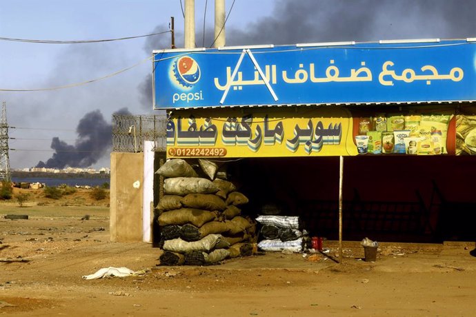 KHARTMOU, April 21, 2023  -- This photo taken on April 19, 2023 shows a closed shop in Khartoum, Sudan. UN agencies on Thursday expressed concern over the impact of fighting on civilians in Sudan, where the humanitarian situation was already dire.    Th