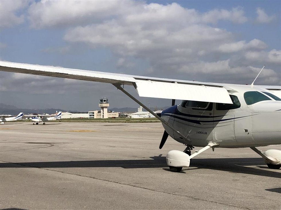Archivo - Imagen de archivo de una avioneta