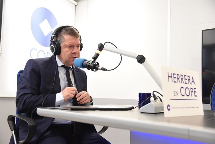 El presidente de C-LM, Emiliano García-Page, en la entrevista de Cope.