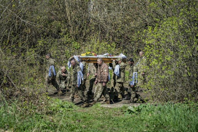 Funeral en memoria de un militar ucraniano muerto en el frente de combate de Bajmut