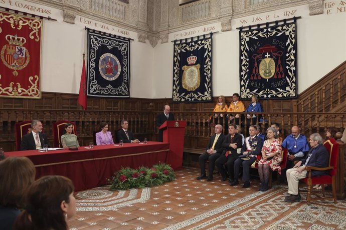 El ministro de Cultura y Deporte, Miquel Iceta, interviene en la ceremonia de entrega del Premio Cervantes al poeta venezolano Rafael Cadenas