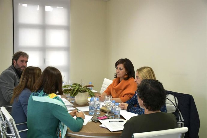 Visita de la secretaria general del PSOE, Concha Andreu, al Colegio de Psicólogos