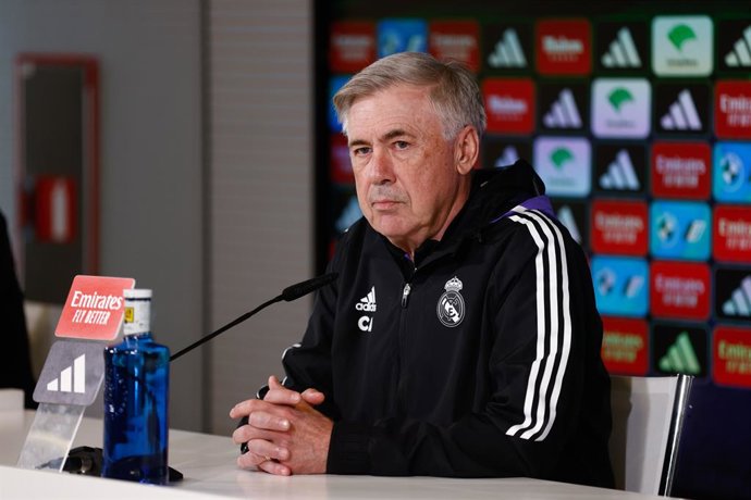 Archivo - Carlo Ancelotti attends during his press conference after the training session of Real Madrid before the classic match against FC Barcelona at Ciudad del Futbol Real Madrid on March 18, 2023, in Las Valdebebas, Madrid, Spain.