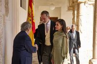 El Rey ensalza la poesía de Rafael Cadenas, que no quiere estilo sino "honradez": "Una valiosísima ambición"