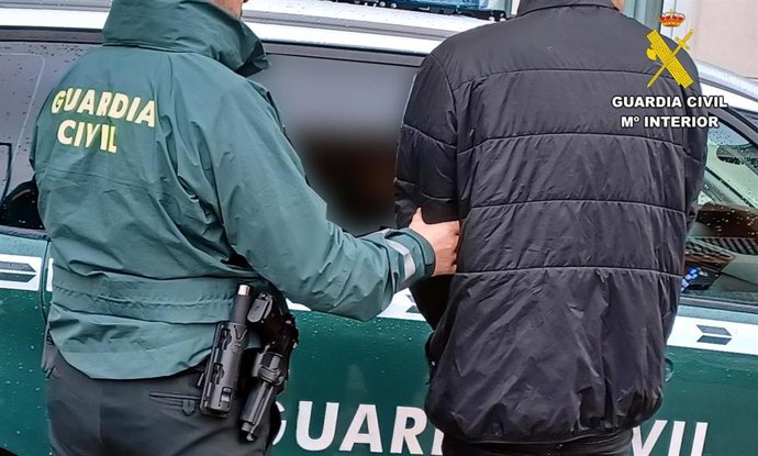 Rdo. Nota De Prensa Guardia Civil (Detenido El Presunto Autor De Un Alunizaje, Con Un Vehículo Robado, Con El Permiso De Conducción Retirado Y Postivo En Cocaína Y Cannabis)
