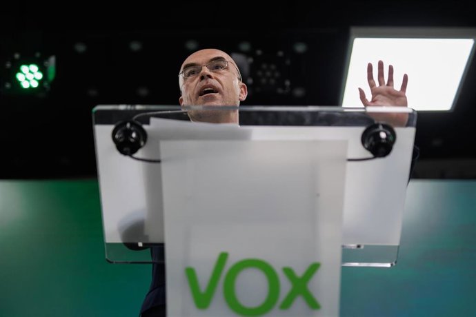 Archivo - El portavoz del Comité de Acción Política de Vox, Jorge Buxadé.