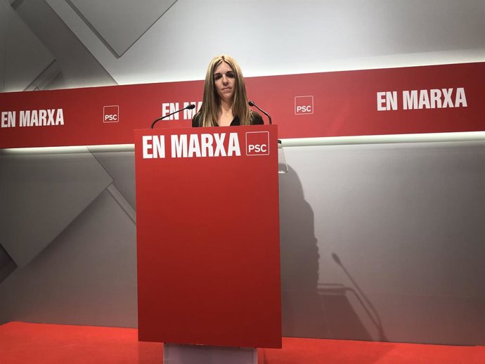 La portavoz del PSC, lia Tortolero, en una rueda de prensa en la sede del partido