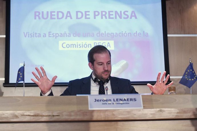 Archivo - El presidente de la comisión de investigación de la Eurocámara sobre el uso de Pegasus, Jeroen Lenaers, durante una rueda de prensa en el marco de la comisión Pegasus en la oficina del Parlamento Europeo, a 21 de marzo de 2023, en Madrid (Espa