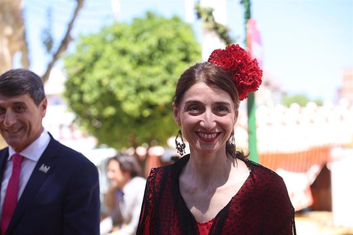 La ministra de Justicia, Pilar Llop, visita La Feria de Abril, a 24 de abril de 2023, en Sevilla, (Andalucía, España).
