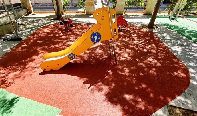 Renovación del parque infantil de la plaza Nova Ferreria