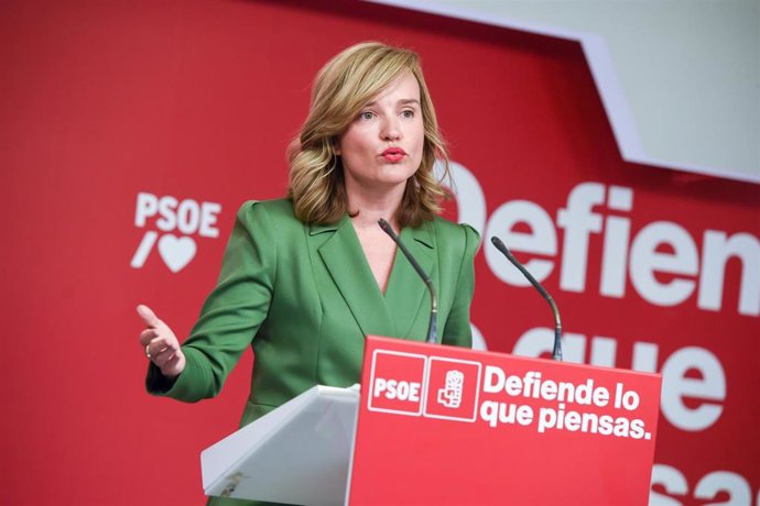 La ministra de Educación y portavoz del PSOE, Pilar Alegría, durante una rueda de prensa, en la sede del PSOE, a 24 de abril de 2023, en Madrid (España). La rueda de prensa ha tenido lugar tras la reunión del Comité Electoral del PSOE.