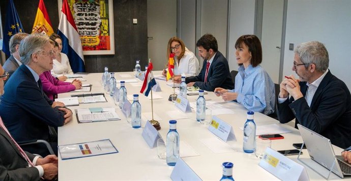 La ministra de Ciencia e Innovación de España, Diana Morant, se ha reunido este lunes con el ministro de Educación, Ciencia y Cultura de Países Bajos, Robbert Dijkgraaf,